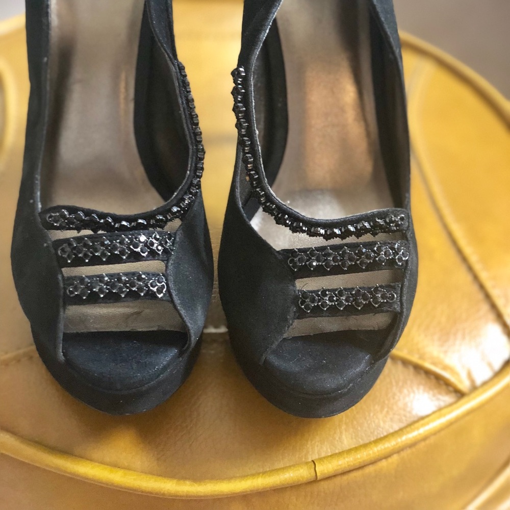 Beautiful black suede Pelle Moda heels